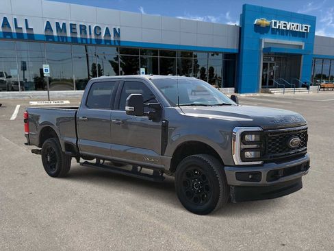Used 2025 Ford F250 XLT w/ Black Appearance Package AWD/4WD image 2