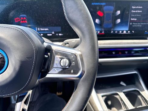 Used 2024 BMW i7 M70 AWD/4WD image 14
