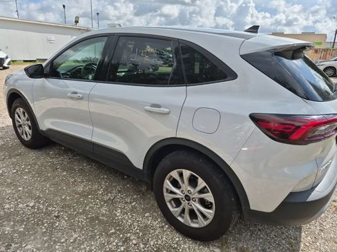 Used 2025 Ford Escape Active AWD/4WD image 2