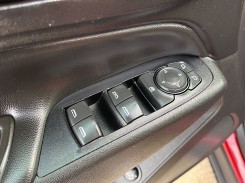 Used 2019 Chevrolet Equinox LT image 11