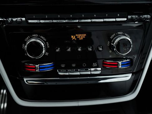 Certified 2026 Rolls-Royce Phantom Sedan RWD image 43