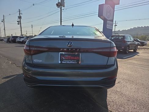 Used 2025 Volkswagen Jetta Sport FWD image 5