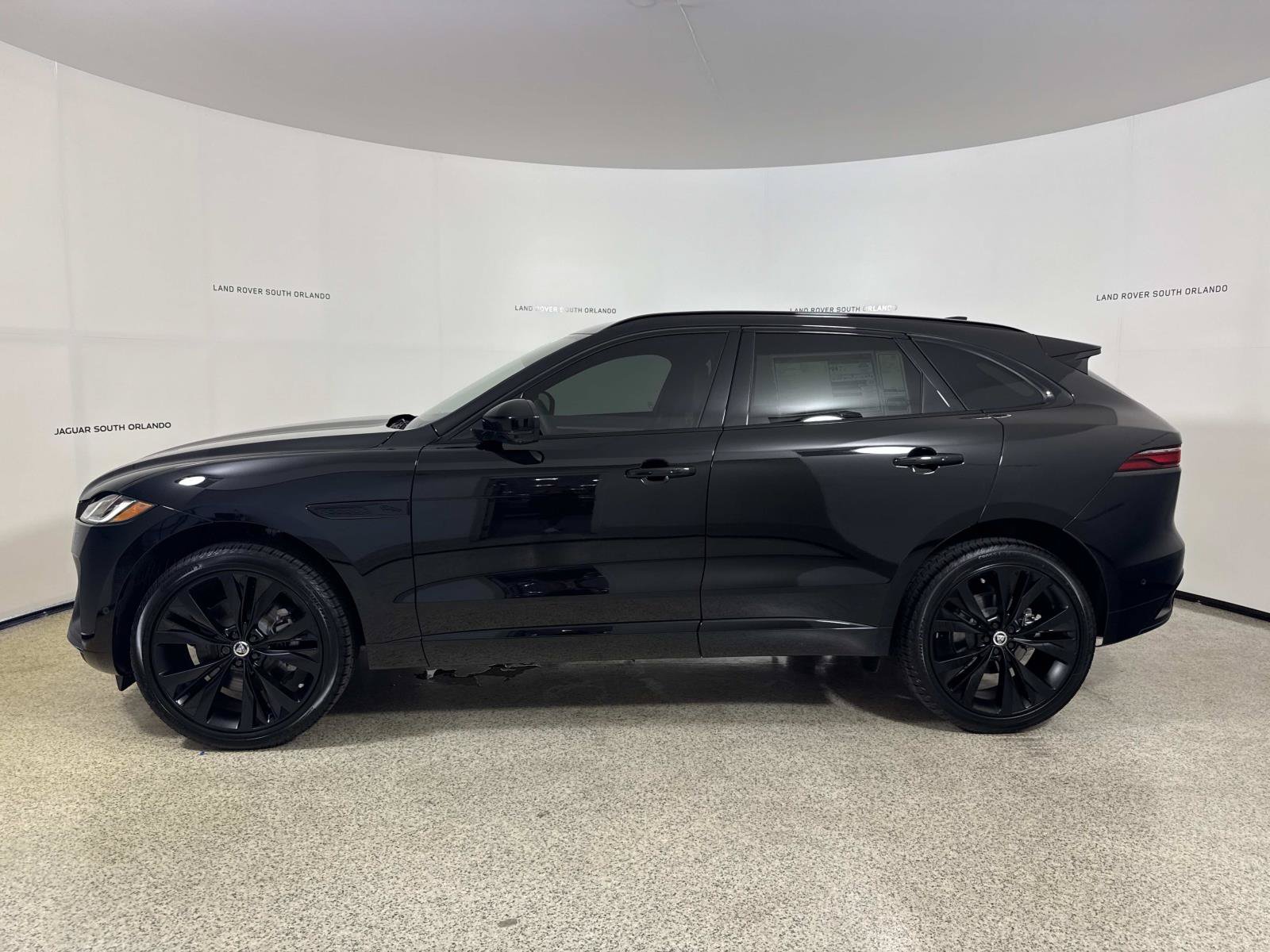 New 2026 Jaguar F-PACE R-Dynamic S AWD/4WD image 2