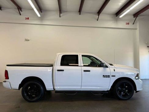 Used 2017 RAM 1500 Express w/ Express Value Package RWD image 2