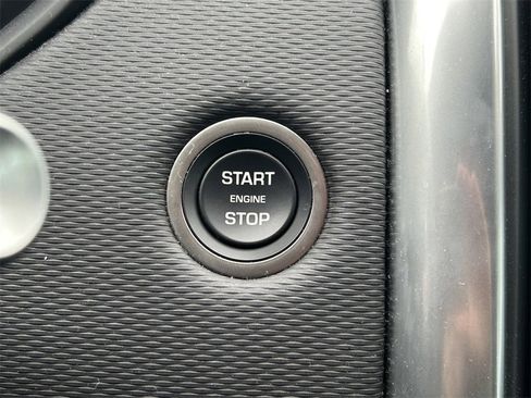 Used 2024 Land Rover Discovery Dynamic SE image 32