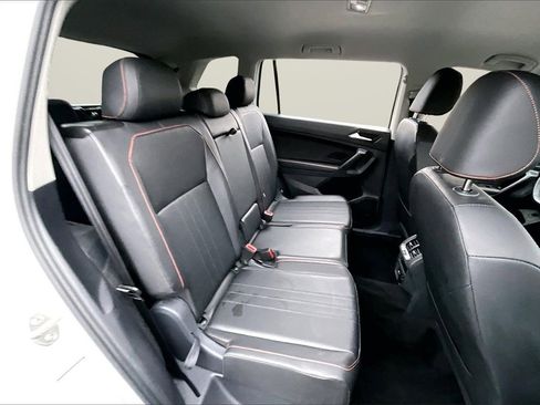 Used 2024 Volkswagen Tiguan SE image 22