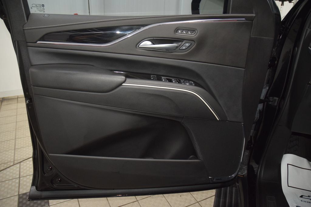 Used 2024 Cadillac Escalade Sport w/ Touring Package AWD/4WD image 50
