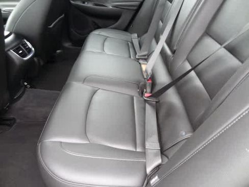 Used 2019 Chevrolet Malibu LT w/ Leather Package FWD image 8