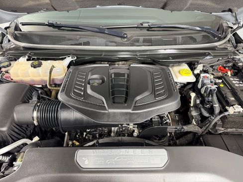 Used 2024 Jeep Wagoneer 2WD image 34