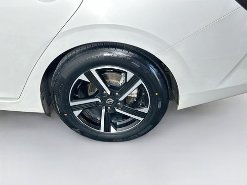 Used 2024 Nissan Sentra SV FWD image 11