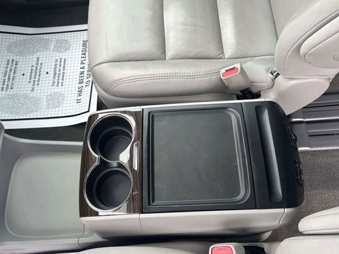 Used 2018 Toyota Sienna XLE image 18