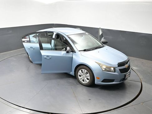 Used 2012 Chevrolet Cruze LS FWD image 54