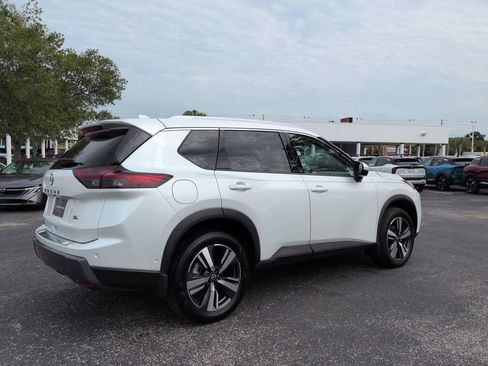 Certified 2024 Nissan Rogue SL w/ SL Premium Package FWD image 4