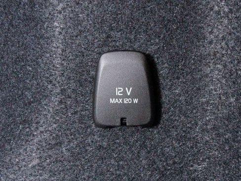 Certified 2025 Volvo XC40 B5 Plus image 36