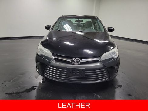 Used 2017 Toyota Camry XLE w/ Moonroof Package FWD image 2