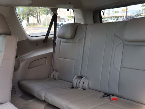 Used 2017 Chevrolet Suburban LT image 27