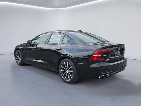 Certified 2022 Volvo S60 B5 Momentum w/ Protection Package Premier AWD/4WD image 5