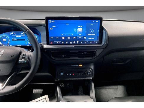 Used 2025 Ford Bronco Sport Badlands image 8