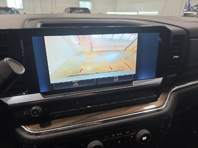 Used 2023 Chevrolet Silverado 1500 LT AWD/4WD image 9