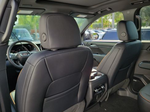 New 2026 GMC Acadia AT4 w/ Luxury Package AWD/4WD image 15