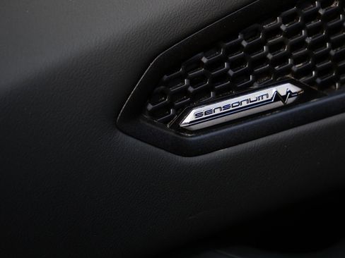 Used 2023 Lamborghini Huracan EVO RWD image 19