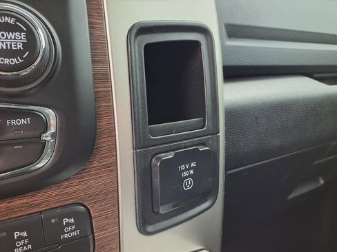 Used 2018 RAM 2500 Laramie image 9