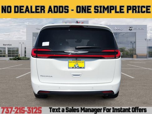 New 2026 Chrysler Pacifica Pinnacle image 4