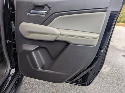 New 2026 Chevrolet Colorado ZR2 w/ Technology Package image 32