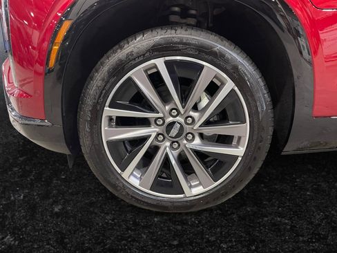 Certified 2026 Cadillac Vistiq Sport w/ LPO, Floor Liner Package image 15