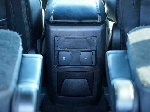 Used 2023 Ford Explorer XLT w/ Equipment Group 202A AWD/4WD image 12
