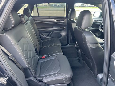 Used 2025 Volkswagen Atlas Cross Sport SE image 41