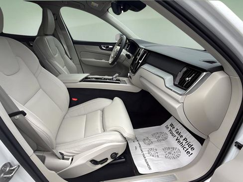 Used 2025 Volvo XC60 B5 Ultra w/ Protection Package Premier AWD/4WD image 14