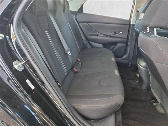 Used 2022 Hyundai Elantra SEL FWD image 18