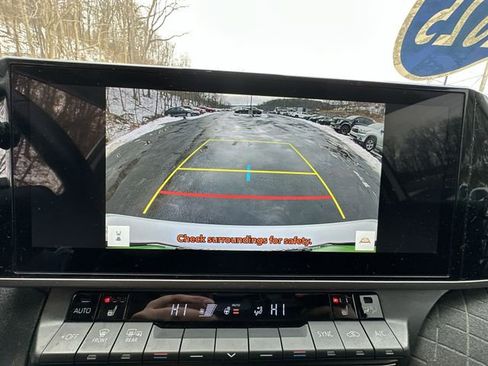 Used 2025 Toyota Camry XLE image 27