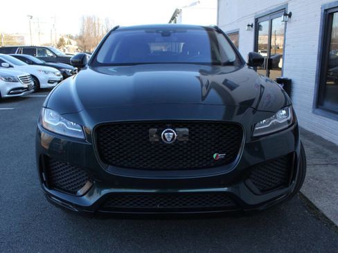 Used 2018 Jaguar F-PACE S image 2