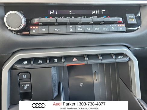 Used 2025 Toyota Tundra Platinum AWD/4WD image 21