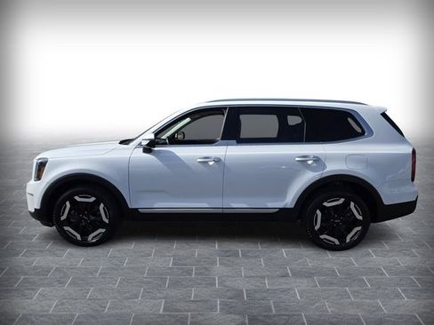 Used 2025 Kia Telluride S image 4