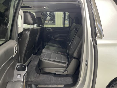 Used 2020 GMC Yukon XL Denali w/ Open Road Package AWD/4WD image 12