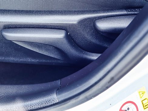 Used 2019 Toyota Corolla LE FWD image 10