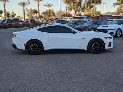 Used 2024 Ford Mustang GT Premium image 7