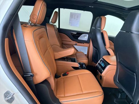 Used 2020 Lincoln Aviator Black Label w/ Dynamic Handling Package AWD/4WD image 30