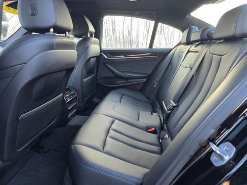 Used 2019 BMW 530i xDrive w/ Convenience Package image 15