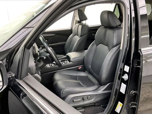 Certified 2024 Honda Pilot Touring image 8