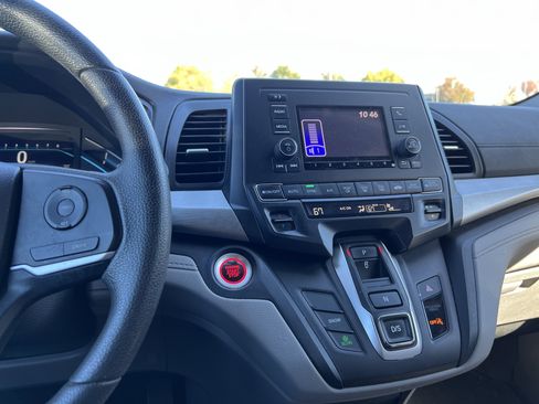 Used 2019 Honda Odyssey LX image 18