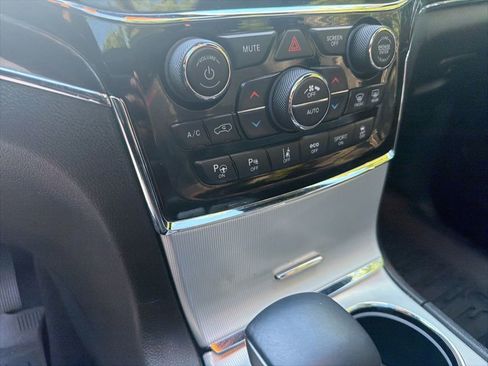 Used 2019 Jeep Grand Cherokee Trailhawk w/ Trailhawk Luxury Group AWD/4WD image 20