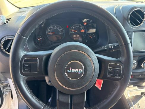 Used 2016 Jeep Patriot High Altitude FWD image 14