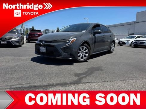 Used 2025 Toyota Corolla LE FWD image 2