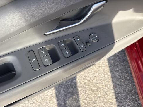 Used 2024 Hyundai Elantra SEL FWD image 14