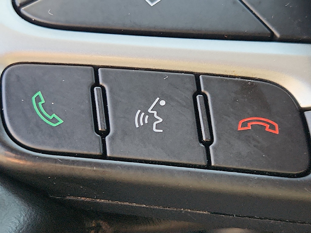 Used 2020 Jeep Compass Latitude FWD image 24