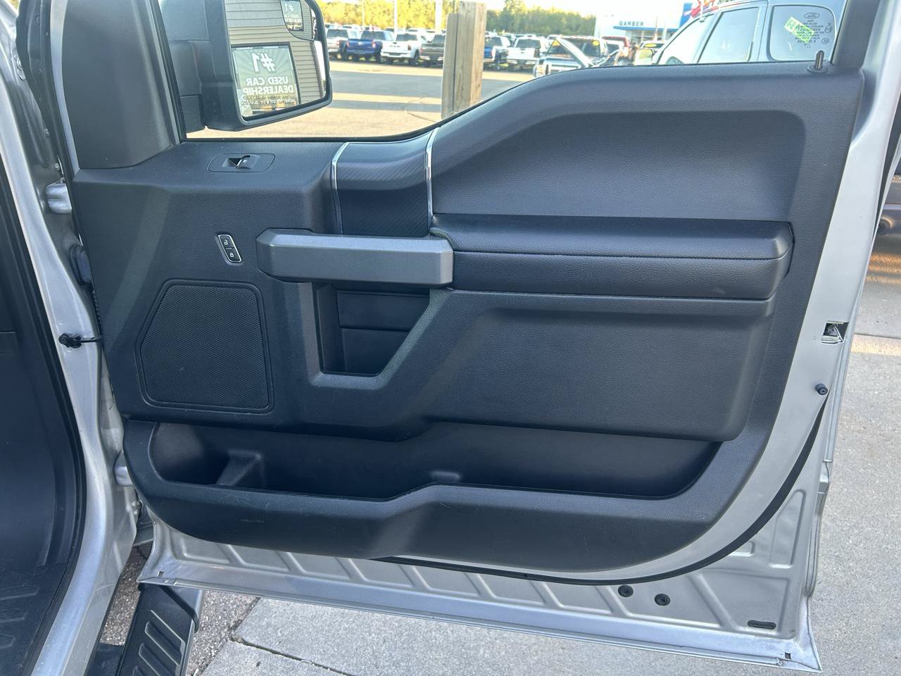 Used 2018 Ford F150 XLT w/ Equipment Group 302A Luxury AWD/4WD image 18